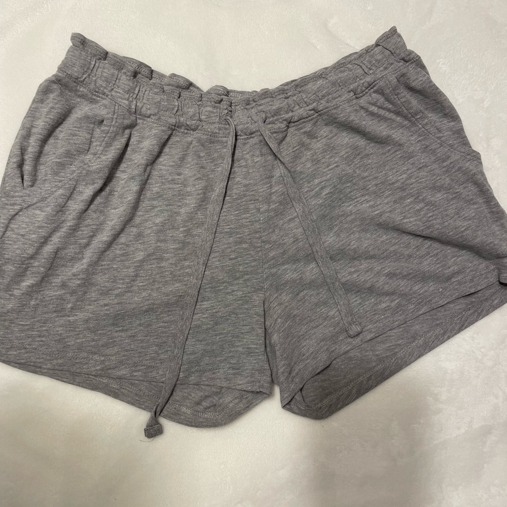 H&M gray shorts